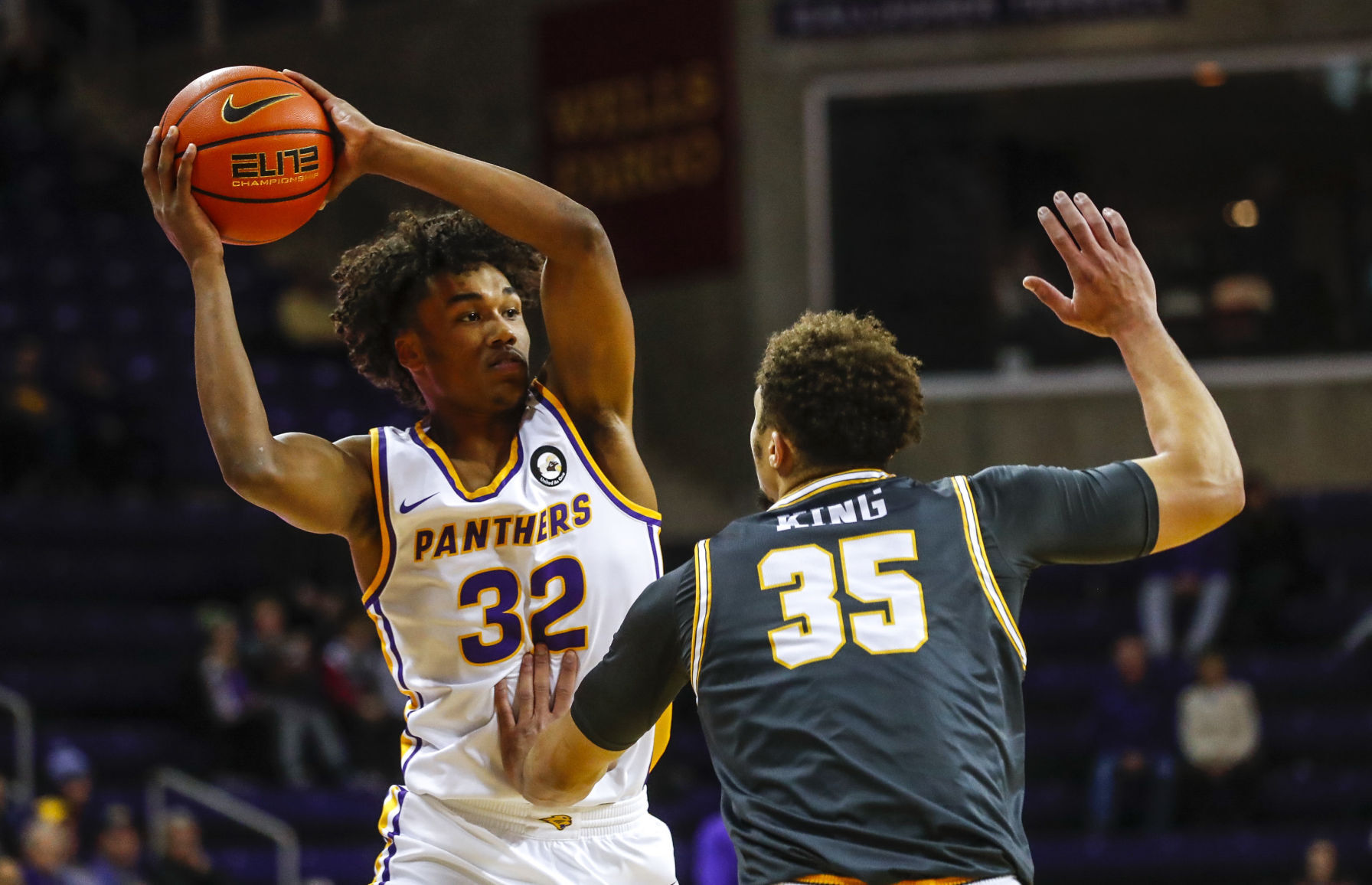 MBBall UNI vs. Valparaiso 7